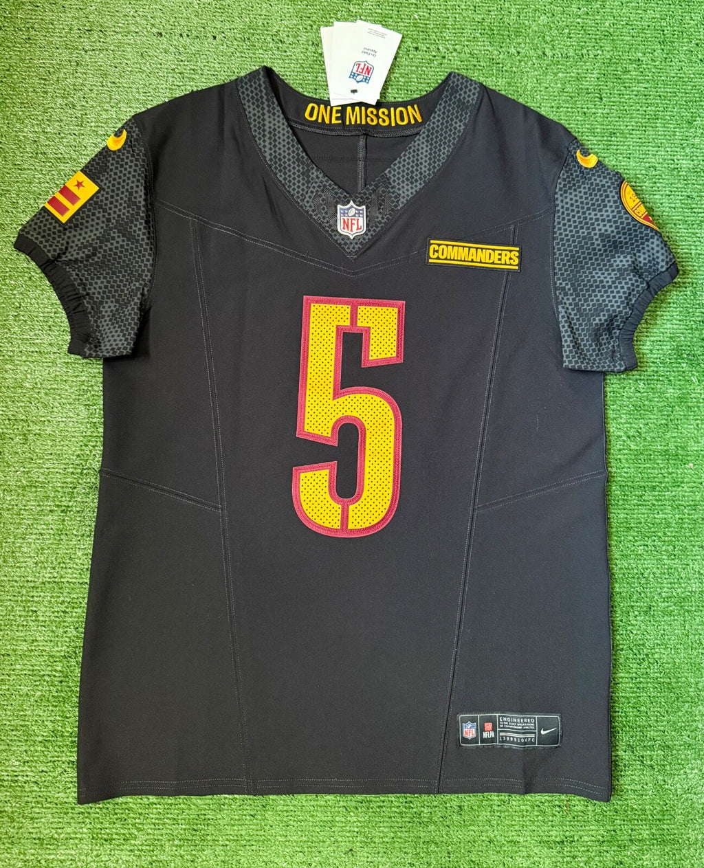 Jayden Daniels Washington Commanders Jersey #5 Nike Vapor FUSE Elite Black Size 40 (Medium) NFL