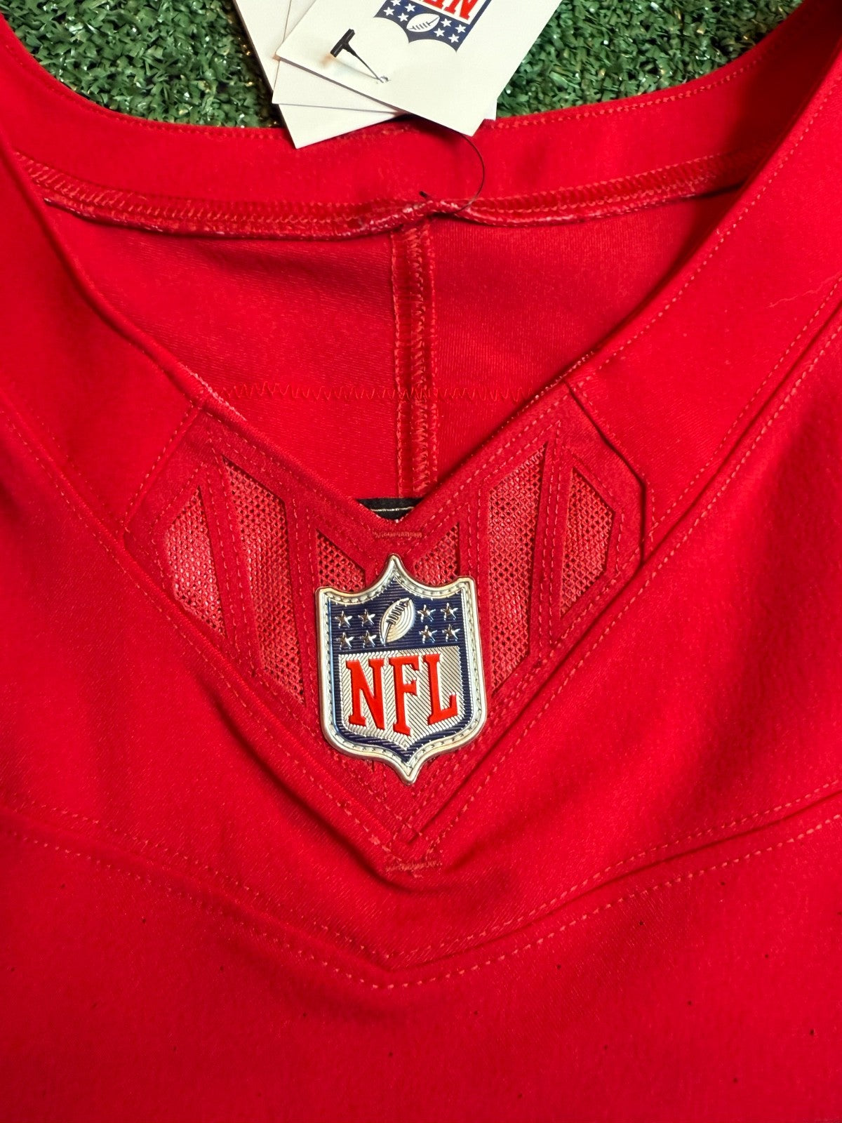 Nick Bosa San Francisco 49ers
Jersey #97 Nike Vapor FUSE Elite red Size 44 (Large) NFL