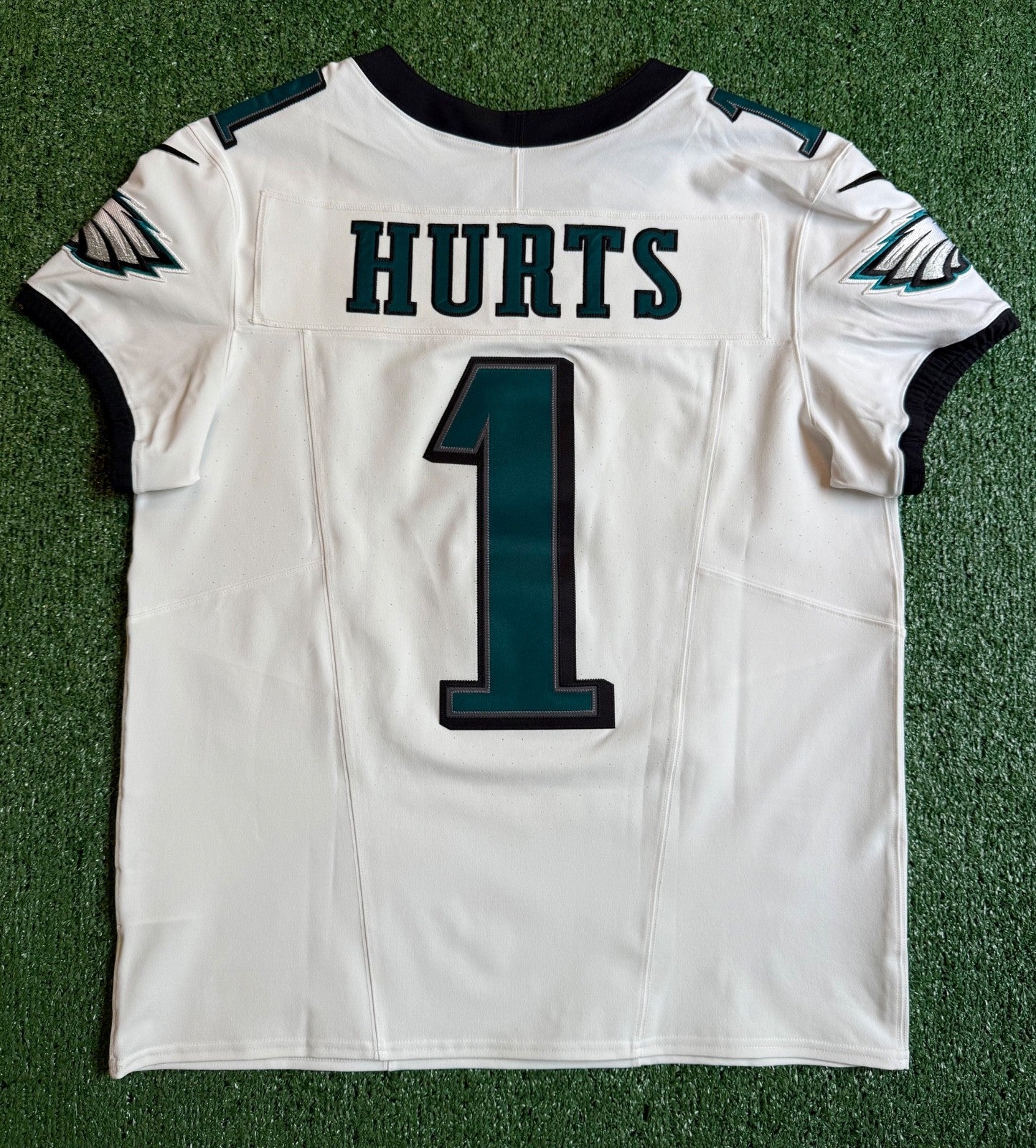 Jalen Hurts Philadelphia Eagles Jersey #1 Nike Vapor FUSE Elite White size 44 (Large) NFL