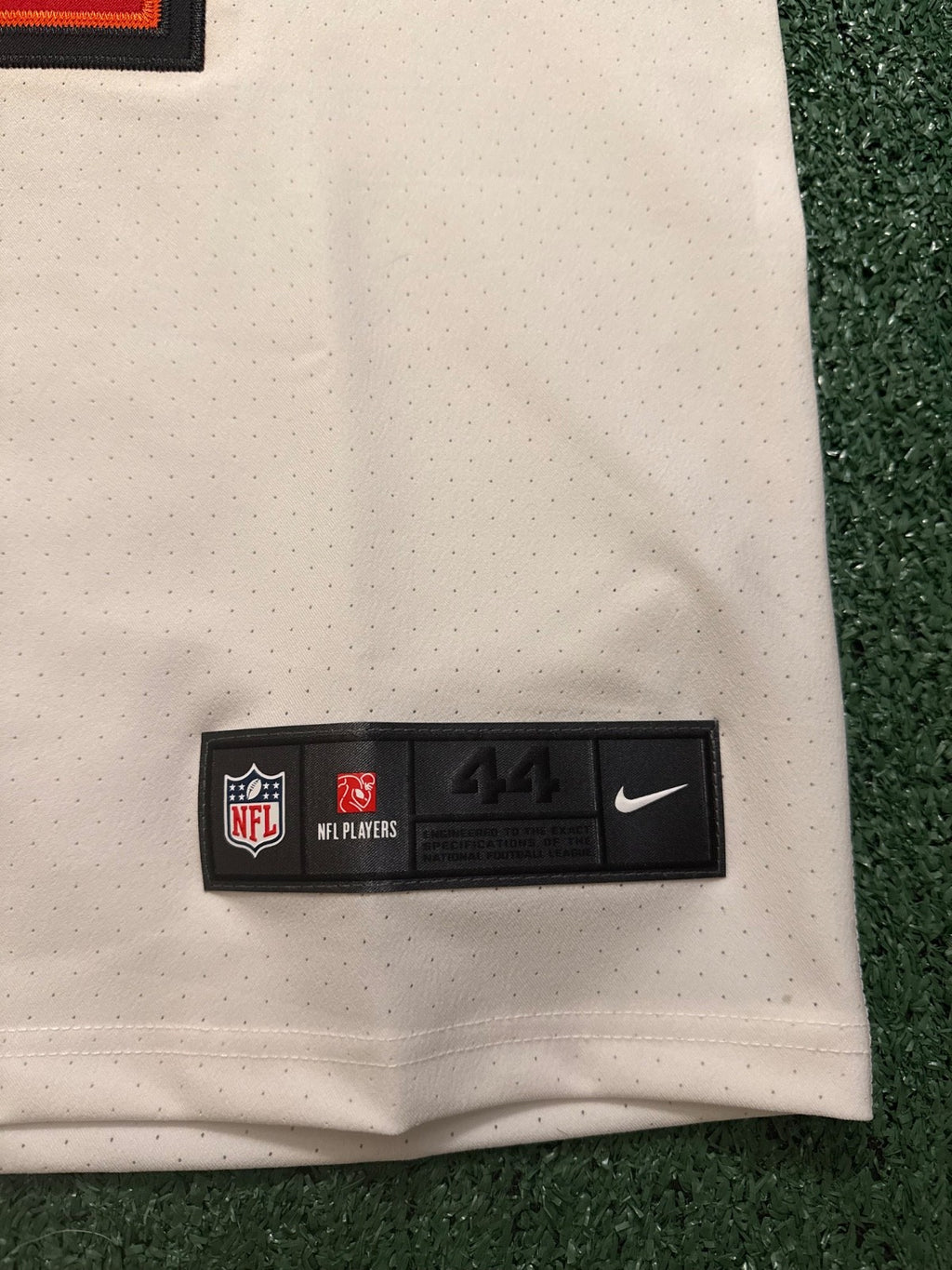Tom Brady Tampa Bay Buccaneers Jersey #12 Nike Vapor Elite White size 44 (Large) NFL