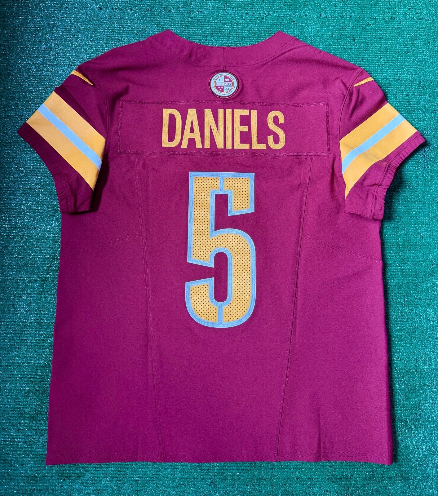 Jayden Daniels Washington Commanders Jersey #5 Nike Vapor Fuse Elite red size 44 (Large) NFL