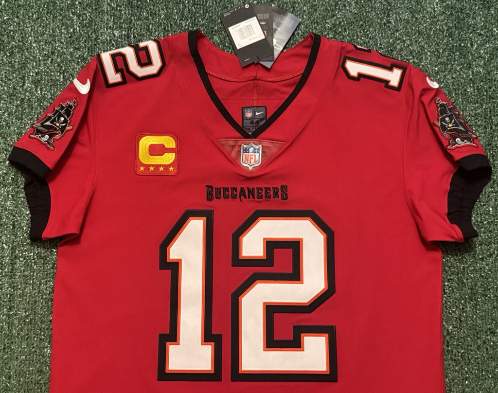 Tom Brady Tampa Bay Buccaneers Jersey #12 Nike Vapor Elite Red size 44 (Large) NFL