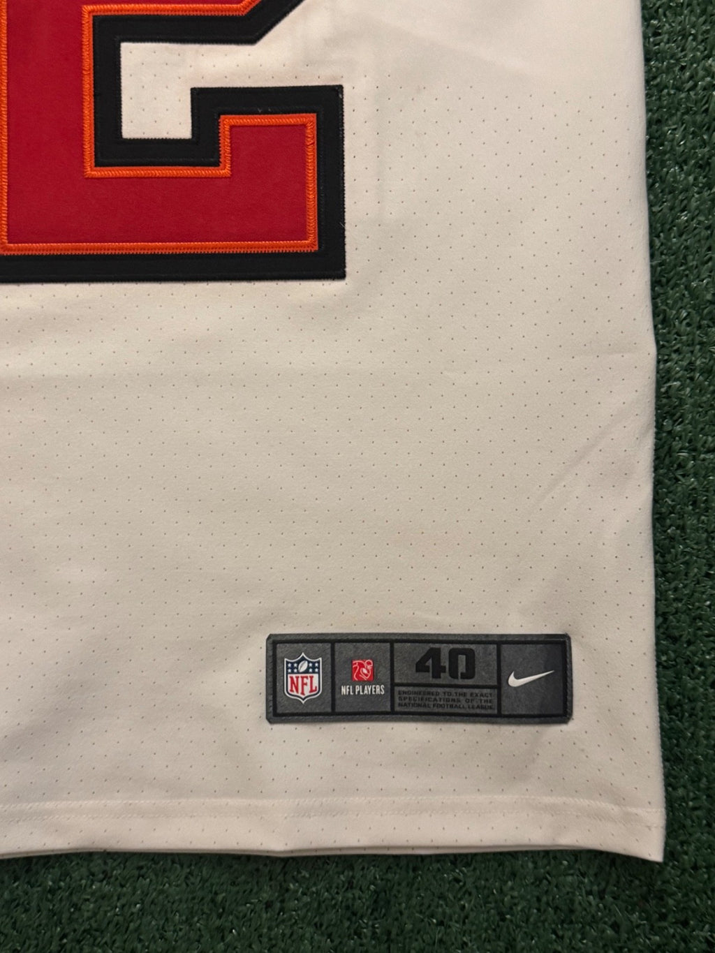 Tom Brady Tampa Bay Buccaneers Jersey #12 Nike Vapor Elite White size 40 (Medium) NFL