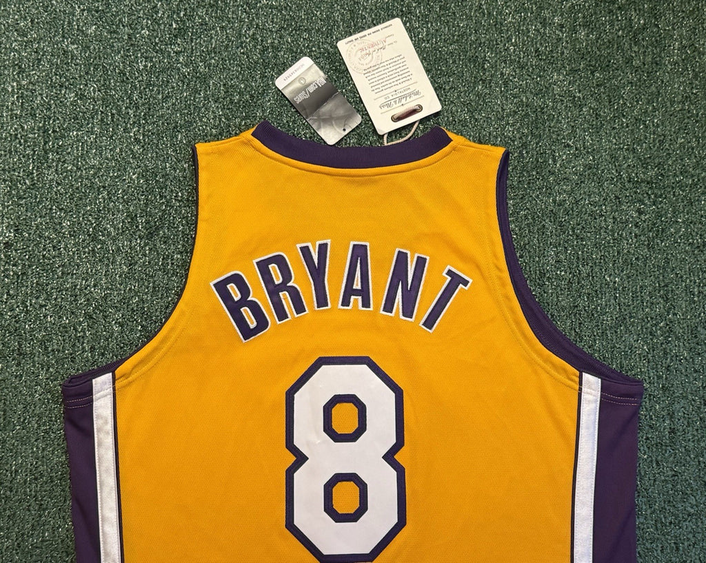 Kobe Bryant Los Angeles Lakers Jersey #24 Mitchell & Ness Authentic Gold Size 44 (L) NBA